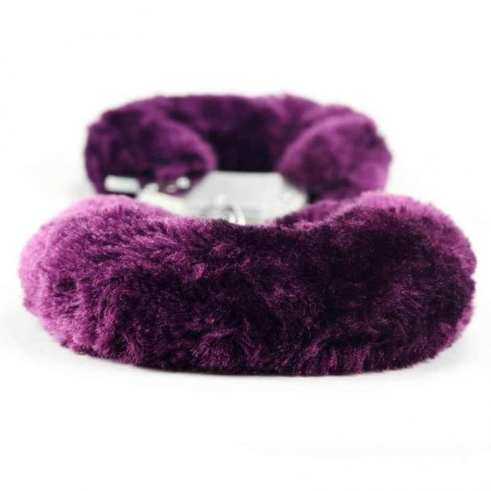 Пухкави белезници с ключета за палав контрол, лилави – Fetish Pleasure Fluffy Hand Cuffs Purple