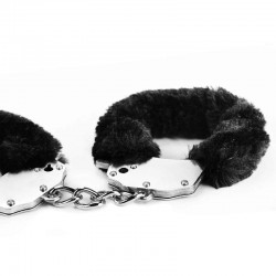 Белезници с пухчета за игри с палав BDSM контрол, черни - Fetish Pleasure Fluffy Hand Cuffs Black