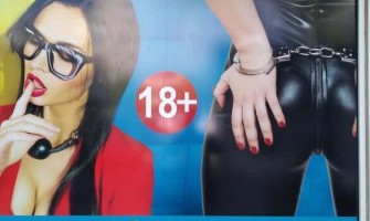 Русское порно: подружки береді бір-біріне клизма сосын трахают бір-бірін жопу